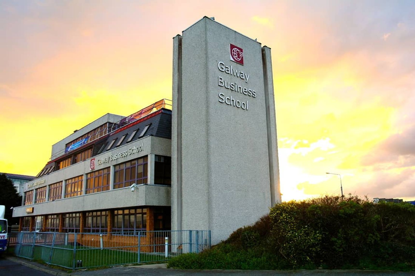 Galway Business School est une école de commerce irlandaise de bonne réputation et à un coût abordable.