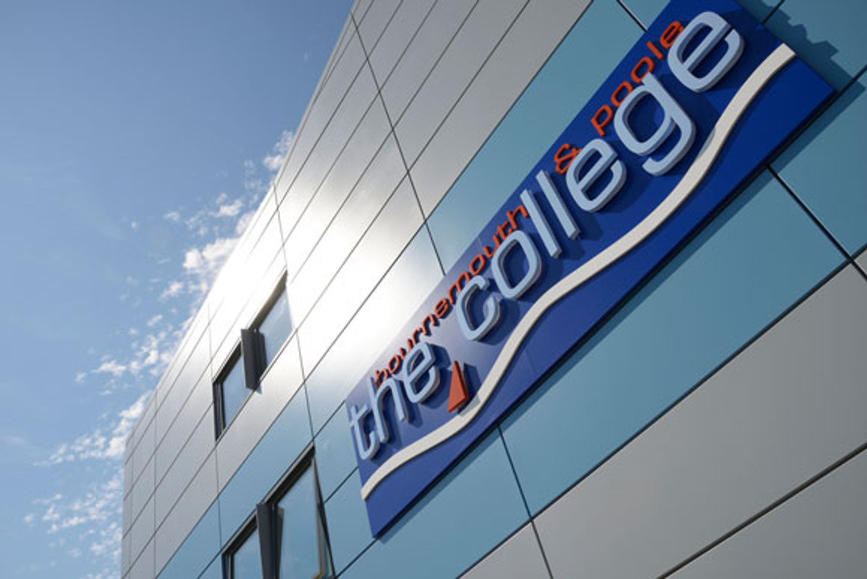 Bournemouth & Poole College sur la cĂ´te sud de l'Angleterre propose des formations professionnelles et des cours d'anglais.