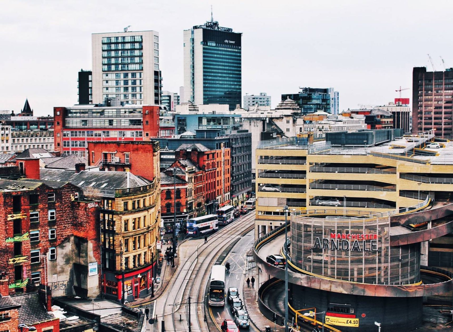 Manchester Metropolitan University est une université moderne dans la ville de Manchester que beaucoup d'étudiants choisissent.