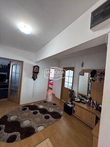 Apartament 3 camere zona Scoala 17, etaj 4