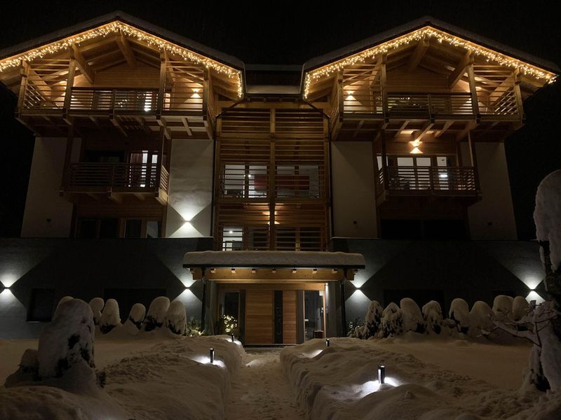 DEC39F30-94A0-4BBA-A5A4-66B4AB20B2DB