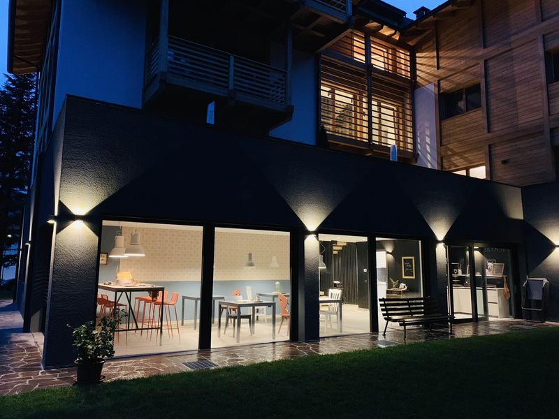 FD0D3530-17E2-4741-99F0-EA51AF1443B6