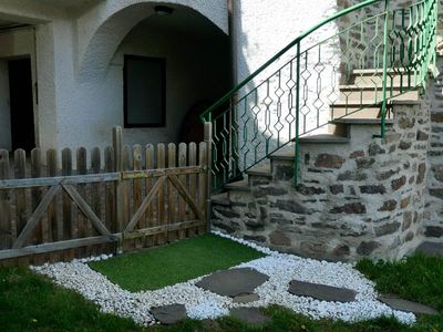 E2C427DC-9DFC-403D-8F4C-7741A266E136_1_201_a