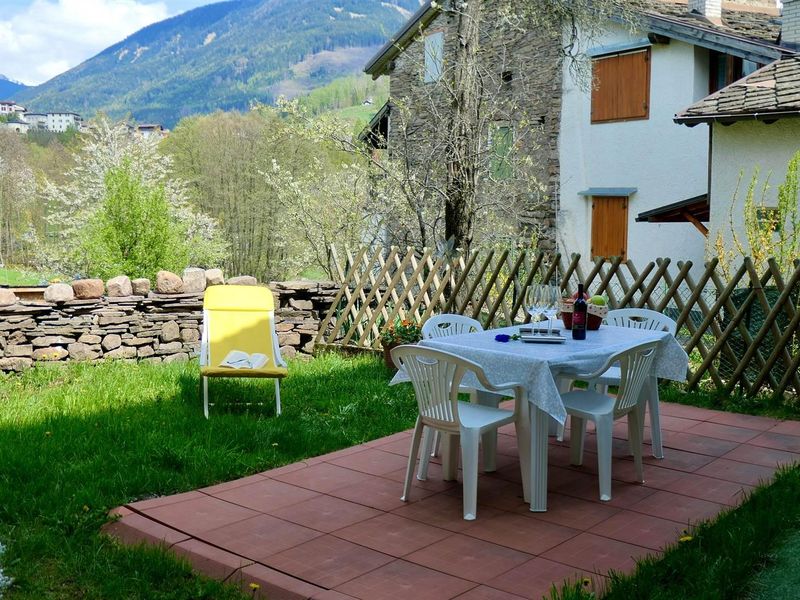 1C541B51-EDDF-4045-BDA8-0CF2085893C6_1_201_a