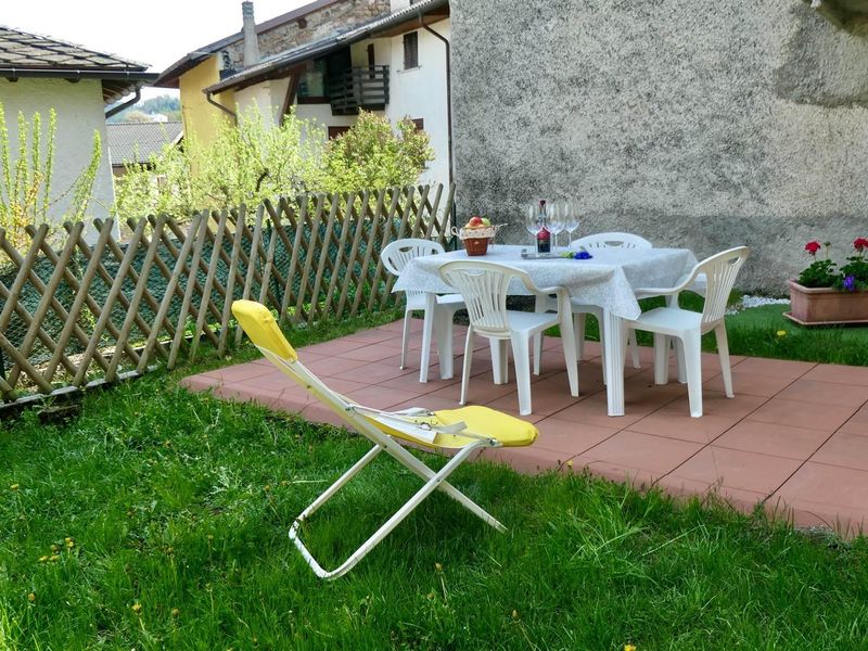 0BDB35F2-B5AF-4C59-AE1F-EAEF9DC3483E_1_201_a