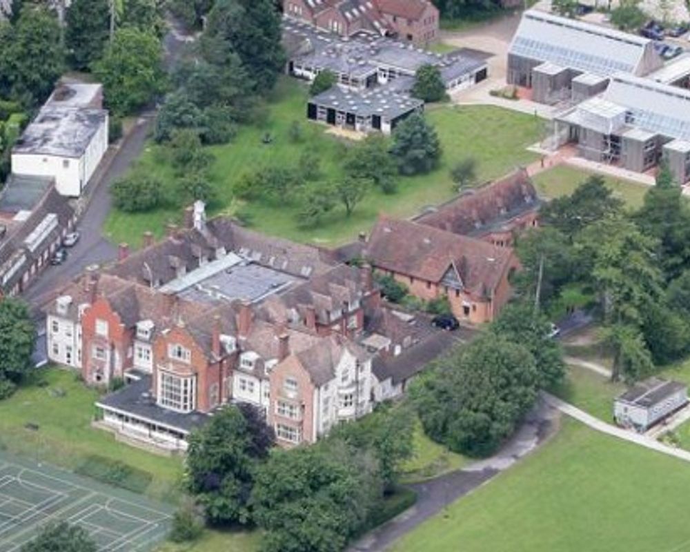 Bedales-School-zainetto-verde.jpg