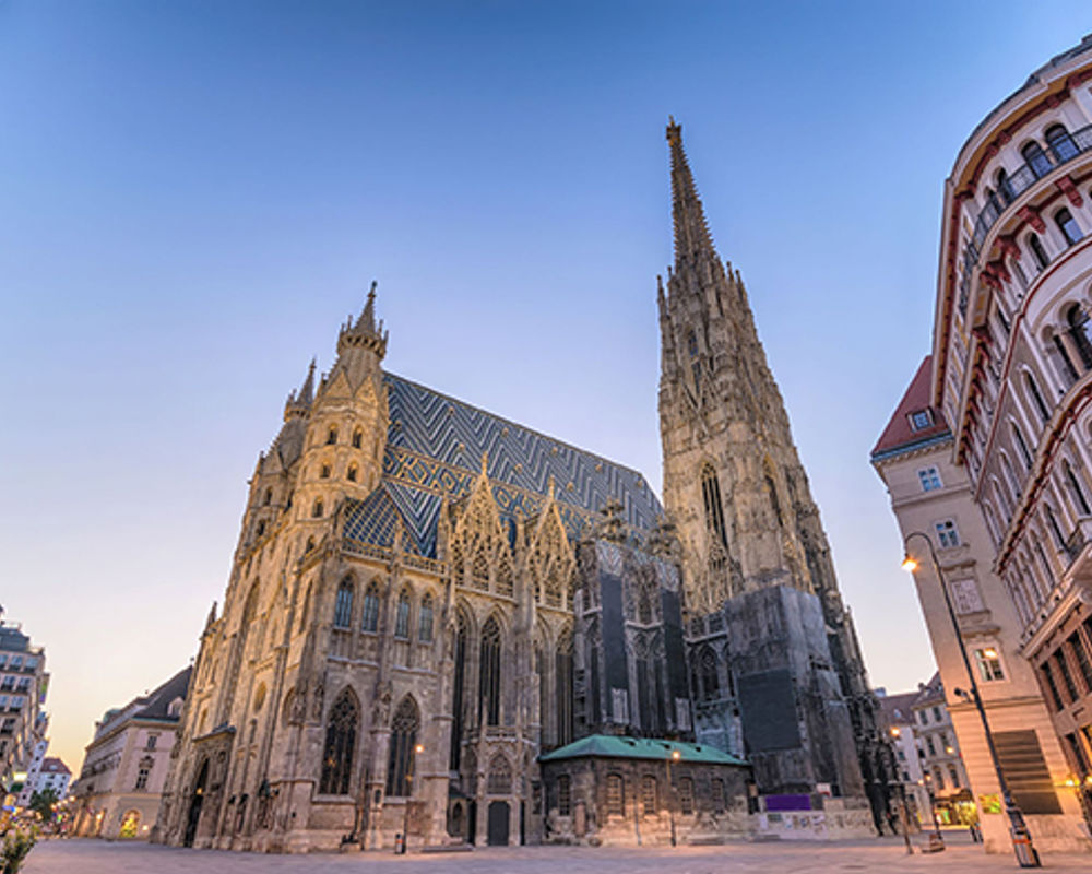 vacanza-studio-austria-vienna-zainetto-verde-collegio-theresianum-città-vienna.jpg