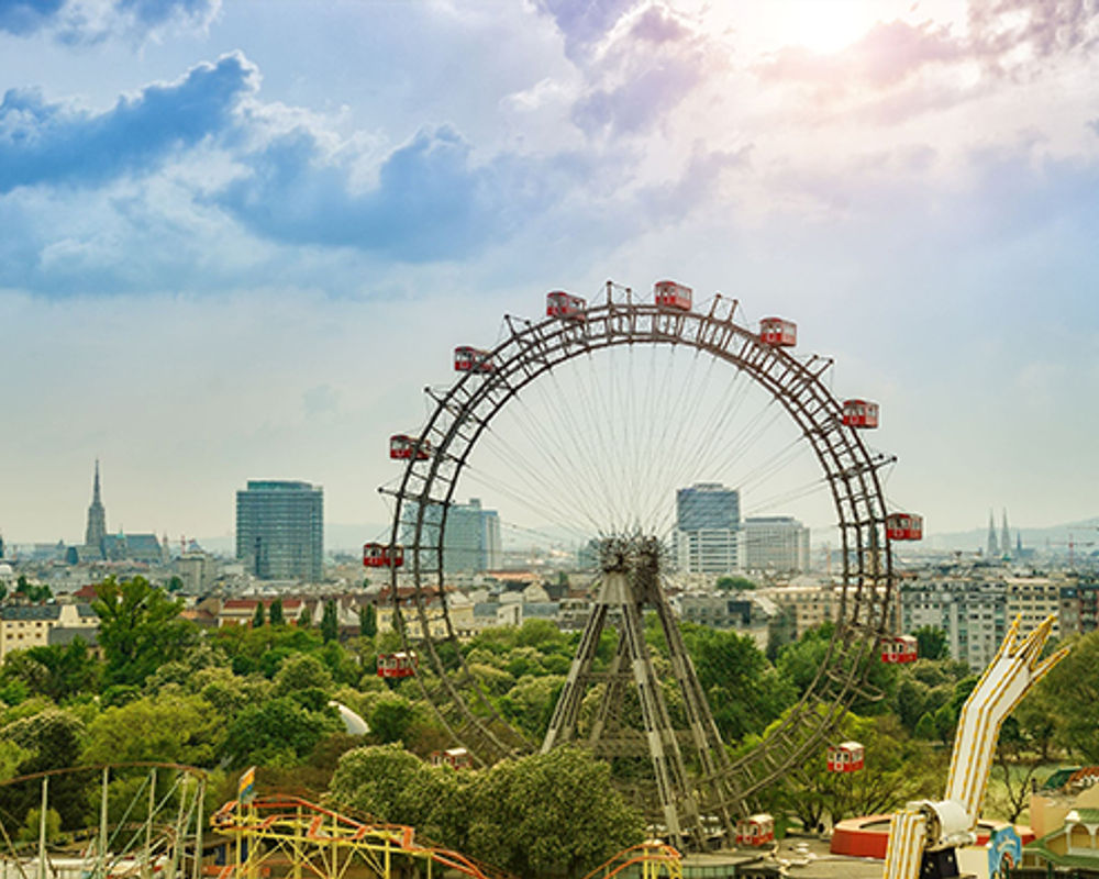 vacanza-studio-austria-vienna-zainetto-verde-collegio-theresianum-escuzione-parcodivertimenti.jpg