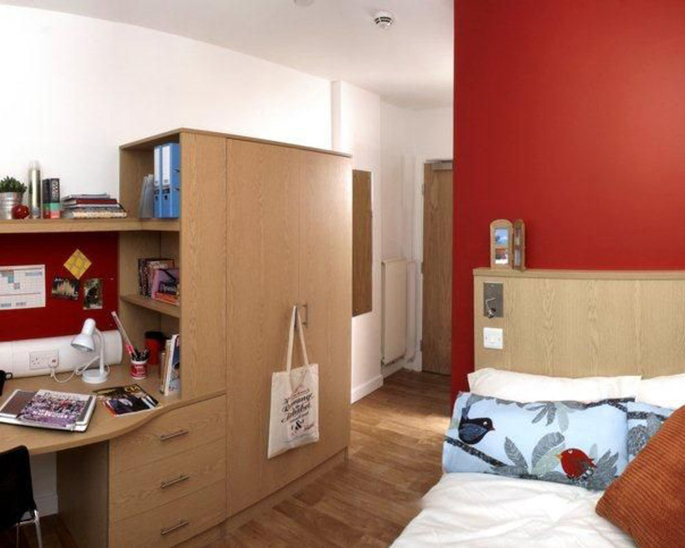 vacanza-studio-scozia-edimburgo-zainetto-verde-napier-university-camera-campus.jpg