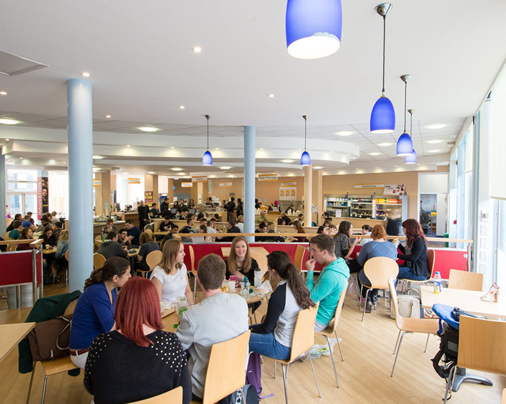 vacanza-studio-scozia-edimburgo-zainetto-verde-napier-university-campus-mensa-alunni.jpg