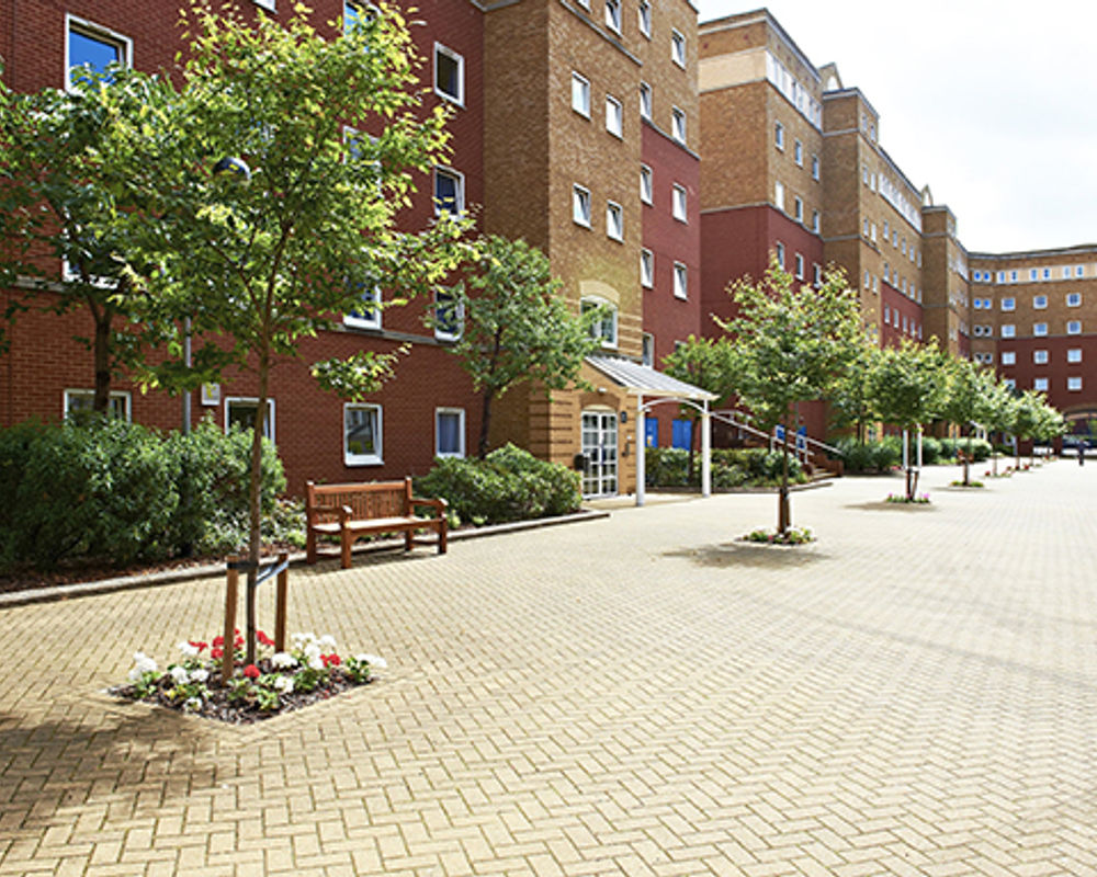 vacanza-studio-inghilterra-londra-zainetto-verde-king's-college-london-campus-residence.jpg