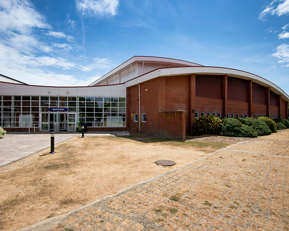 vacanza-studio-inghilterra-eastbourne-zainetto-verde-university-of-brighton-campus.jpg
