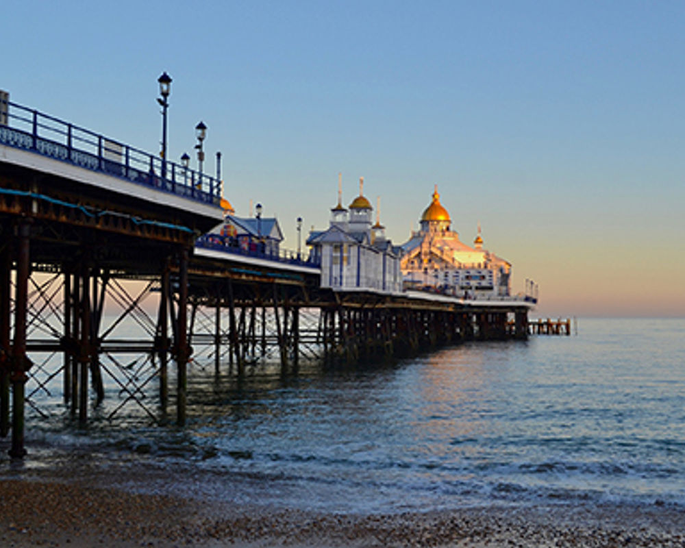 vacanza-studio-inghilterra-eastbourne-zainetto-verde-university-of-brighton-eastbourne.jpg