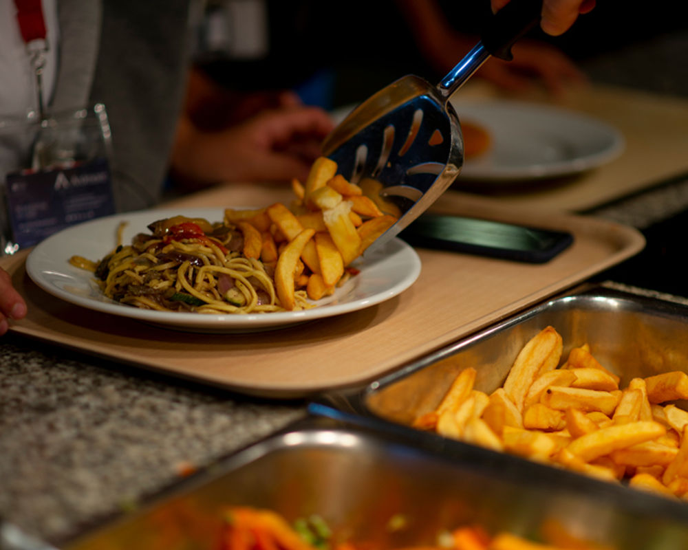 vacanza-studio-inghilterra-eastbourne-zainetto-verde-university-of-brighton-mensa-cibo.jpg