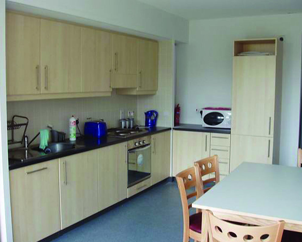 vacanza-studio-irlanda-dublino-zainetto-verde-trinity-hall-campus-cucina-camera.jpg