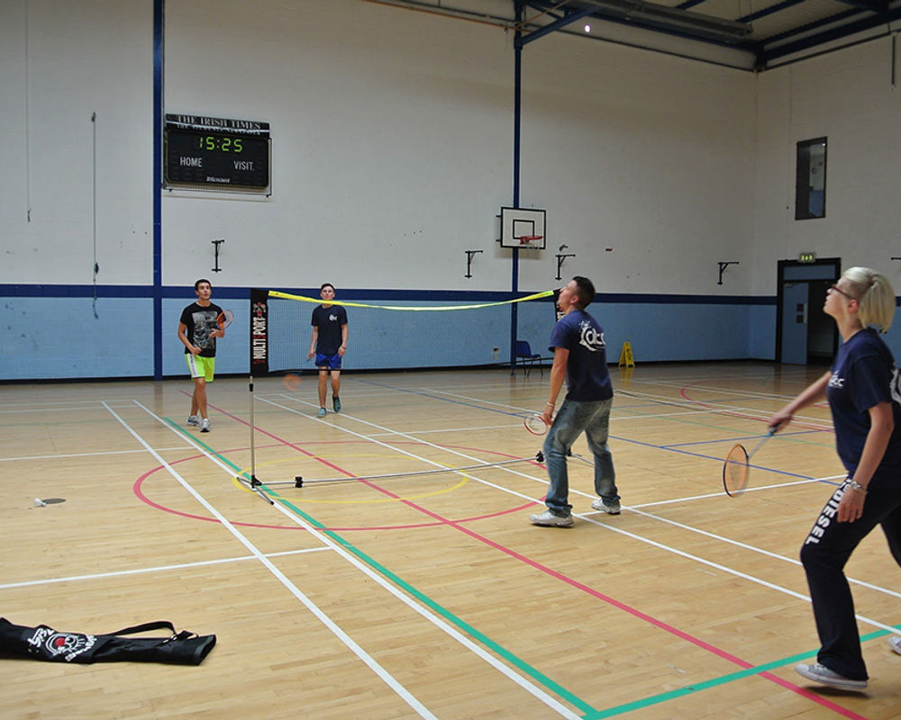 vacanza-studio-irlanda-maynooth-zainetto-verde-maynooth-university-palestra-bagminton.jpg