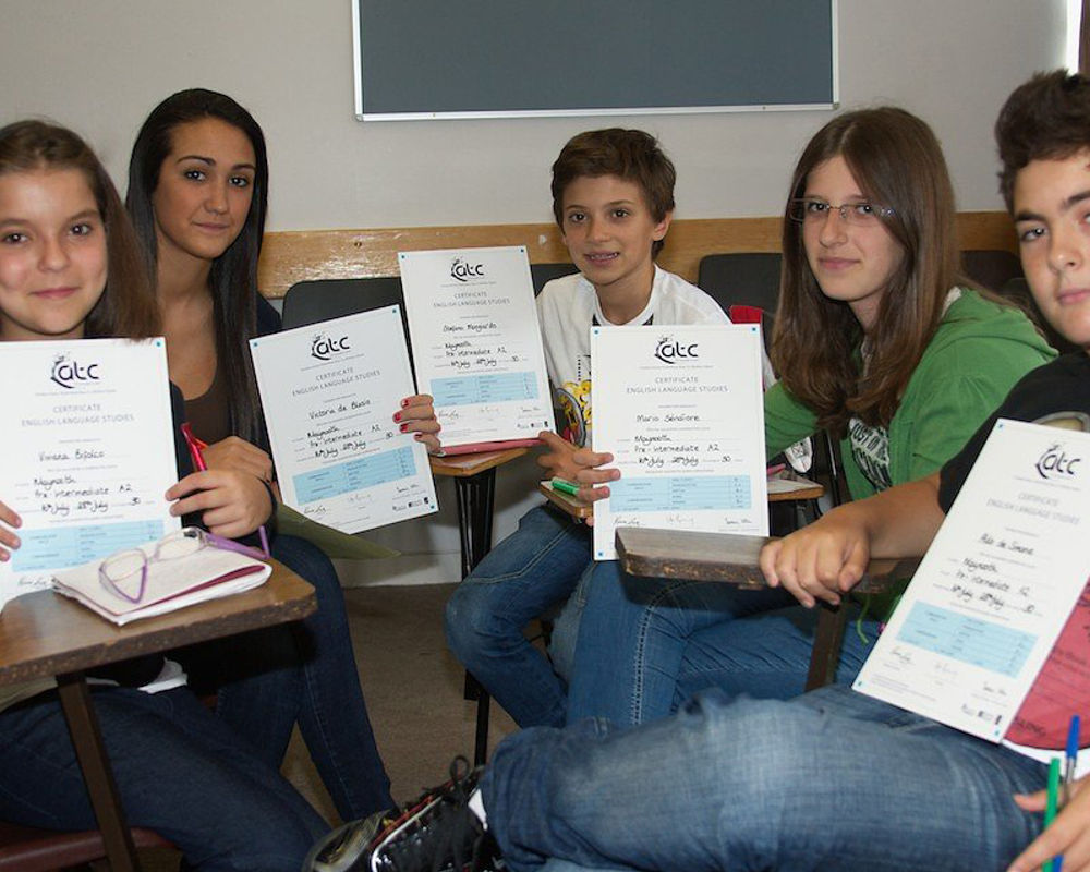 vacanza-studio-irlanda-maynooth-zainetto-verde-maynooth-university-studenti-diploma.jpg
