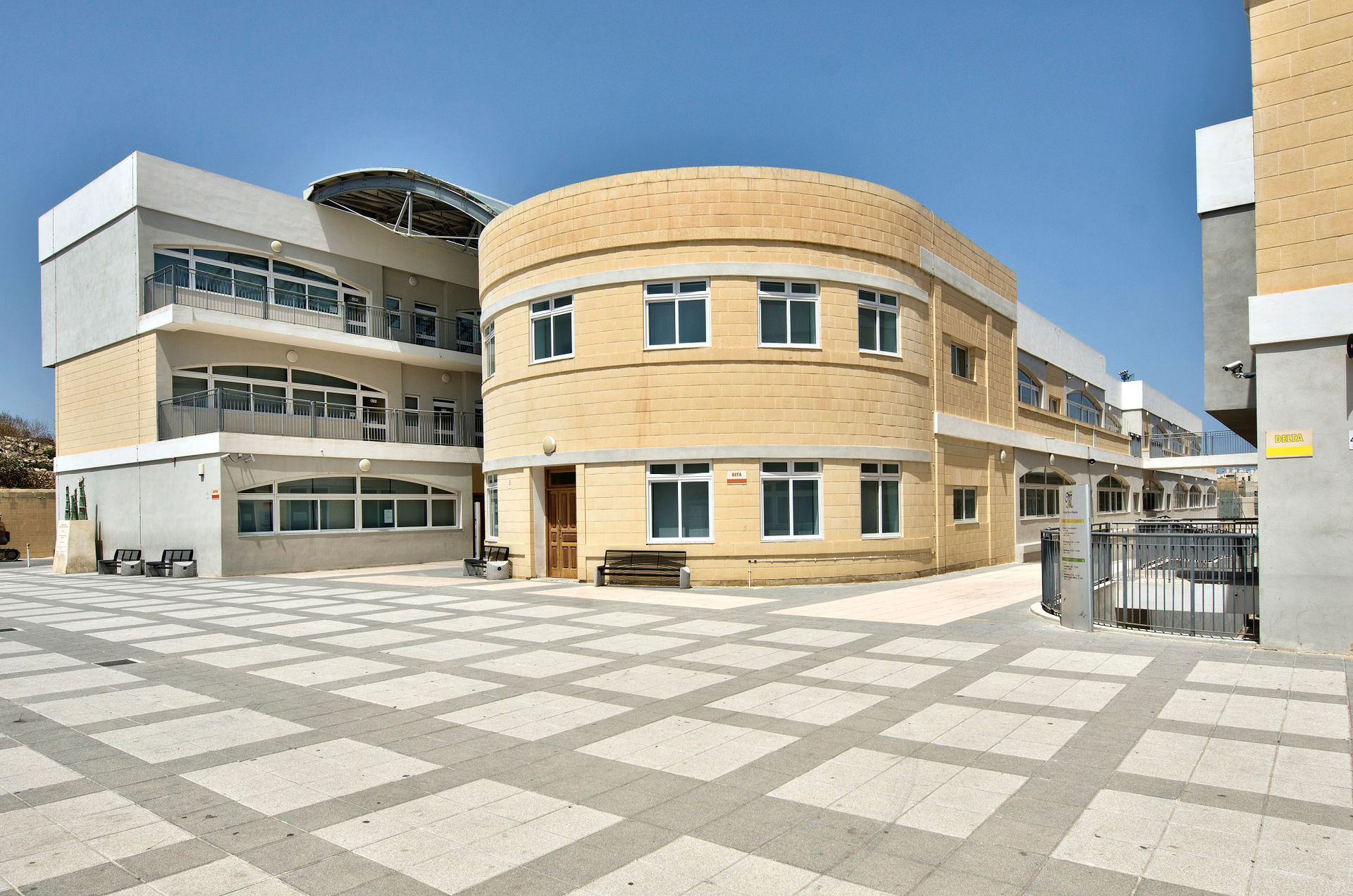 vacanza-studio-malta-easy-school-of-language-campus.jpg