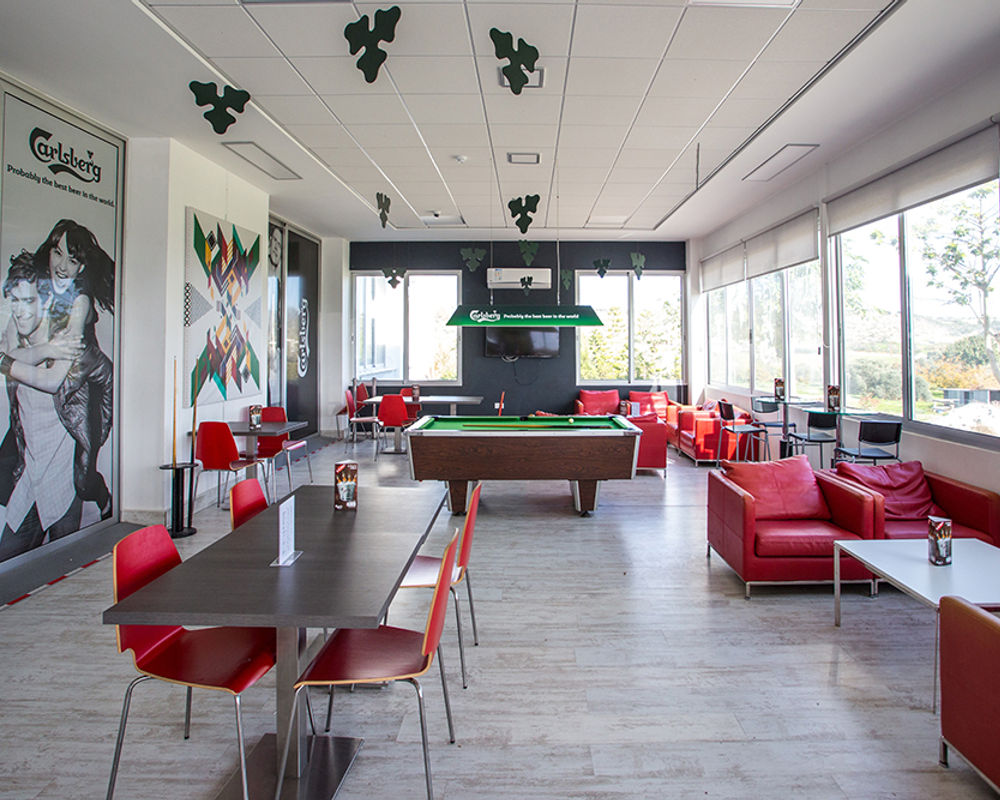 vacanza-studio-cipro-uclan-biliardo.jpg