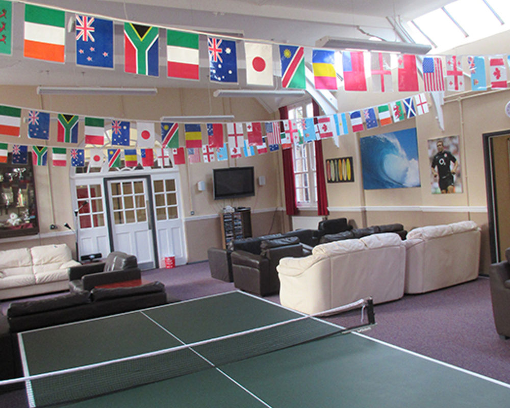 vacanze-gruppo-dover-duke-of-york-sala-svago.jpg