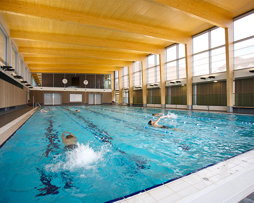 vacanza-studio-uppingham-school-piscina.jpg