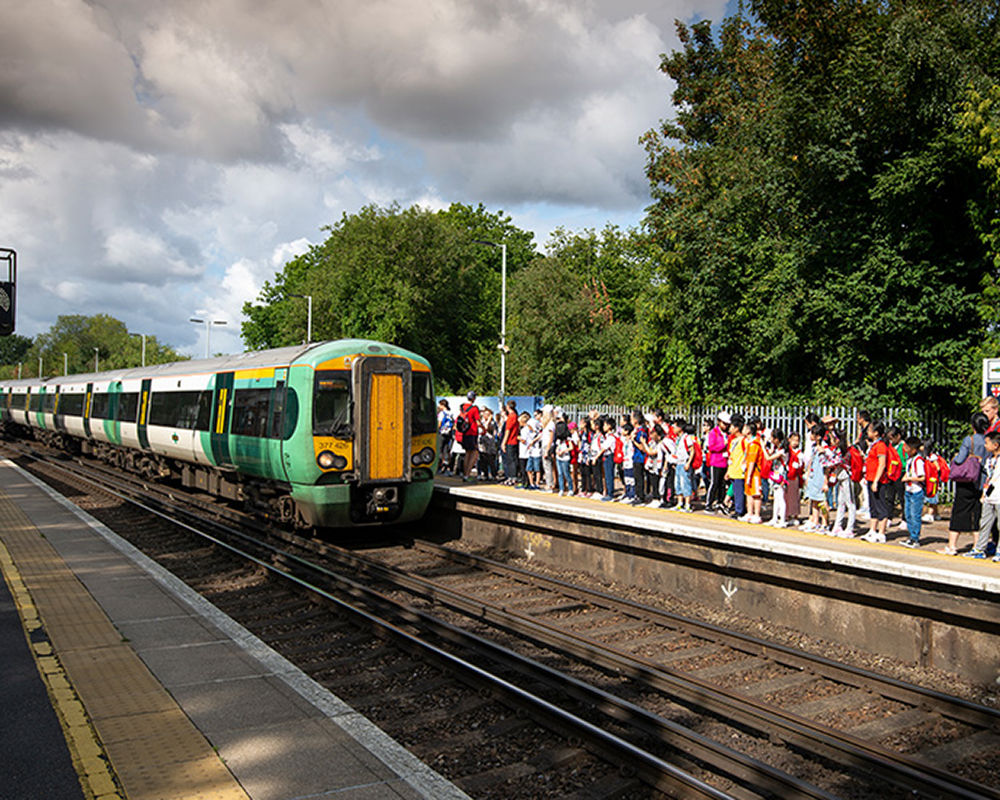 vacanza-studio-horsham-christ's-hospital-treno.jpg