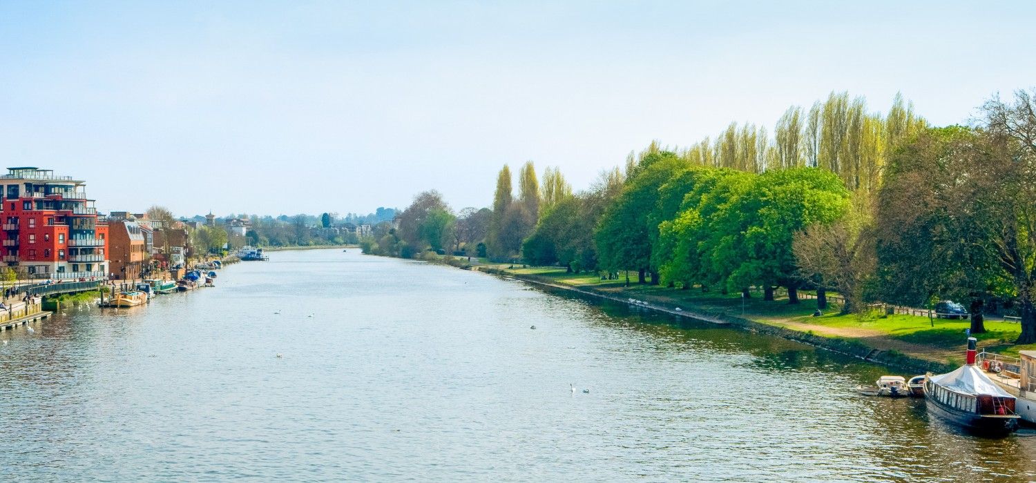 Veduta del Tamigi a kingston upon Thames