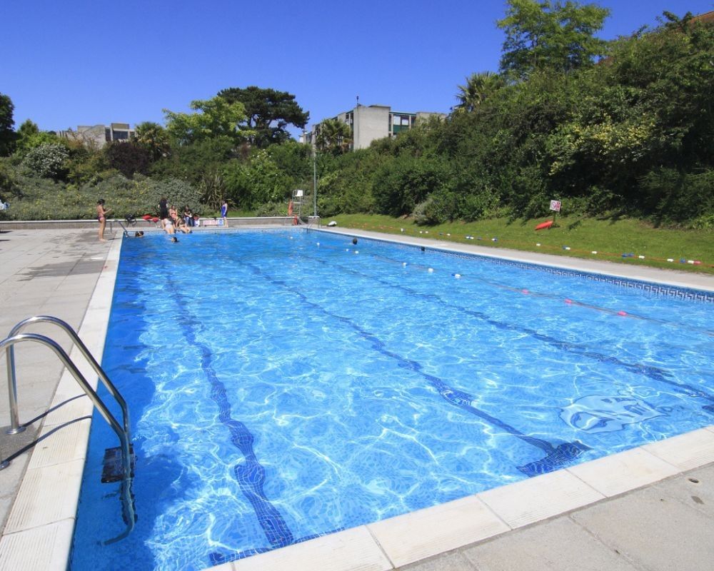 Piscina nel campus della University of Exeter