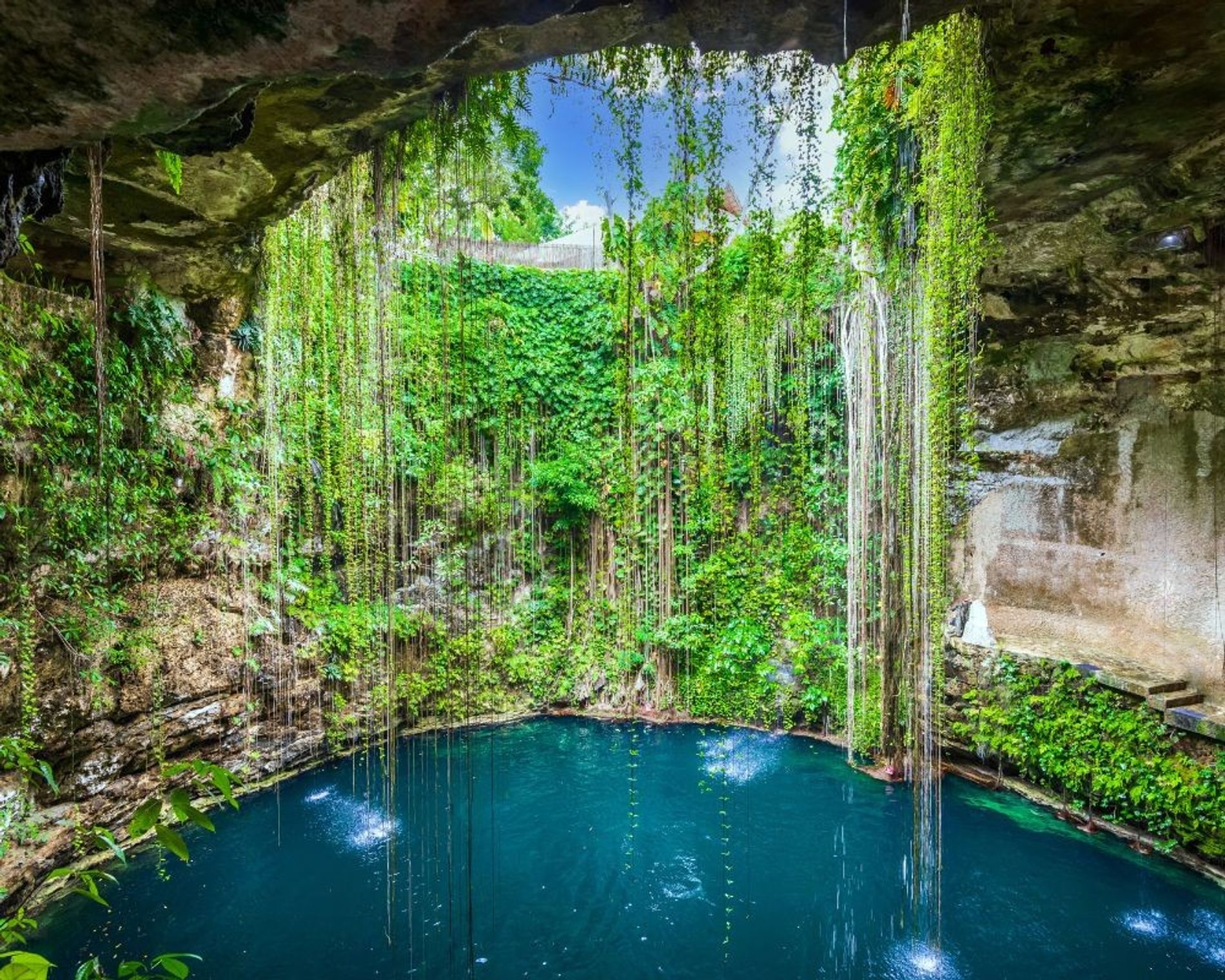anno-estero-messico-ik-kil-cenote.jpg