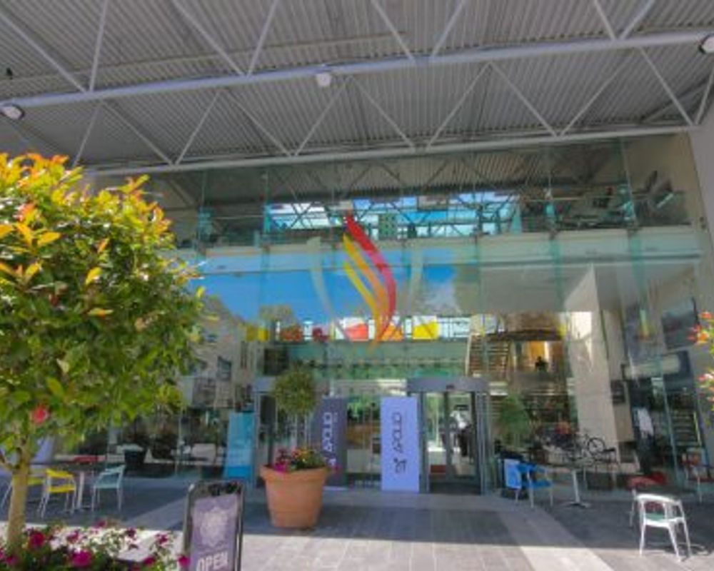 vacanza-studio-irlanda-cork-zainetto-verde-university-college-cork-entrata-campus.jpg