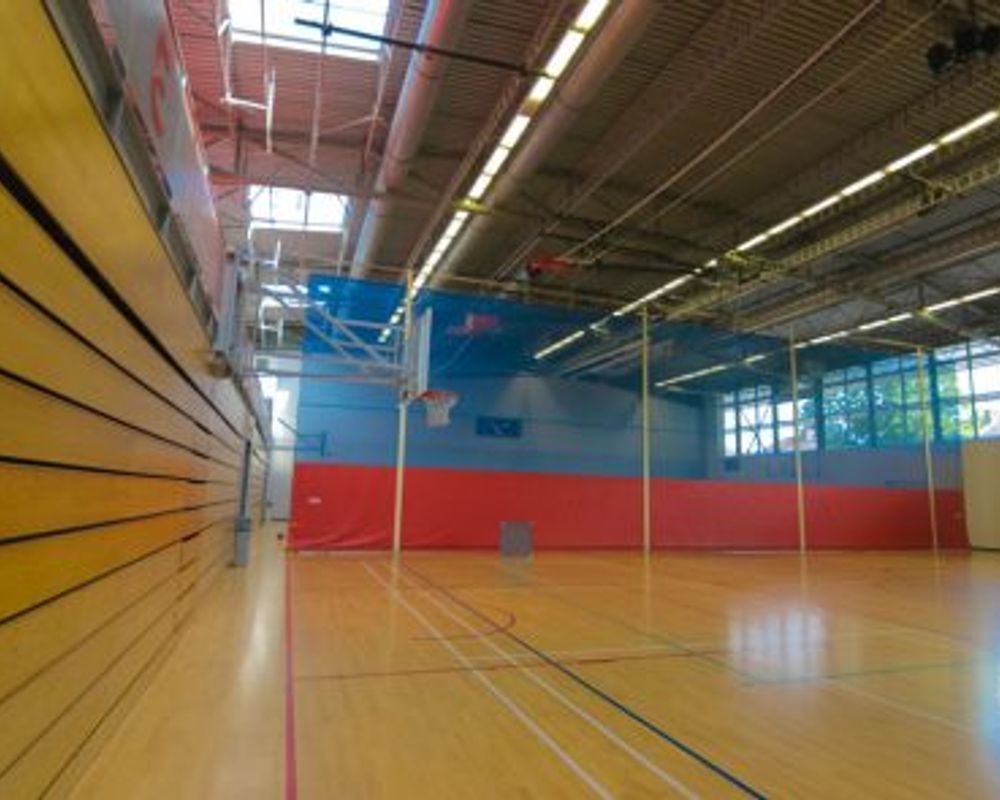 vacanza-studio-irlanda-cork-zainetto-verde-university-college-cork-palestra.jpg