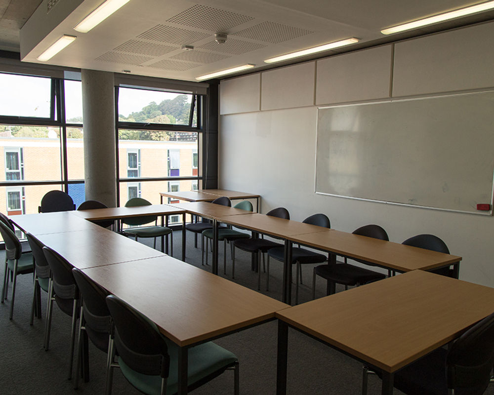 vacanza-studio-inghilterra-brighton-zainetto-verde-university-of-sussex-classe.jpg