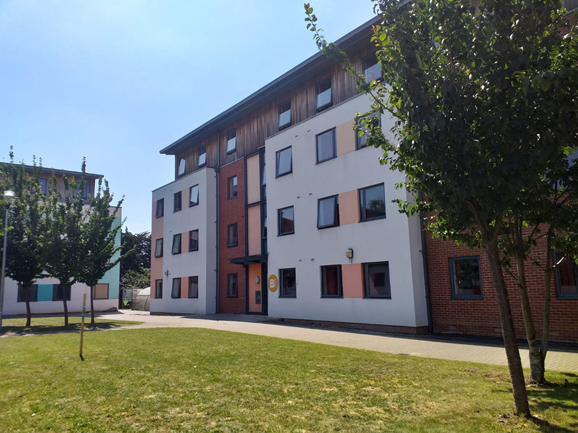 vacanza-studio-inghilterra-chichester-zainetto-verde-university-of-chichester-dormitori-campus.jpg
