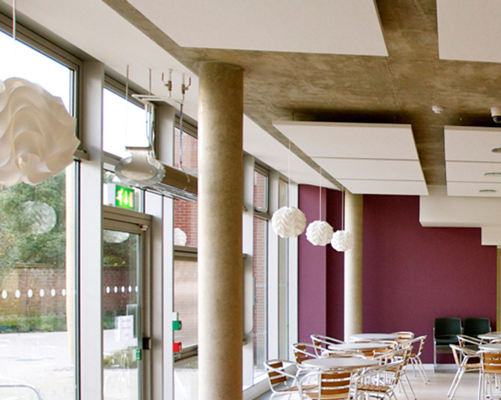 vacanza-studio-inghilterra-chichester-zainetto-verde-university-of-chichester-mensa.jpg