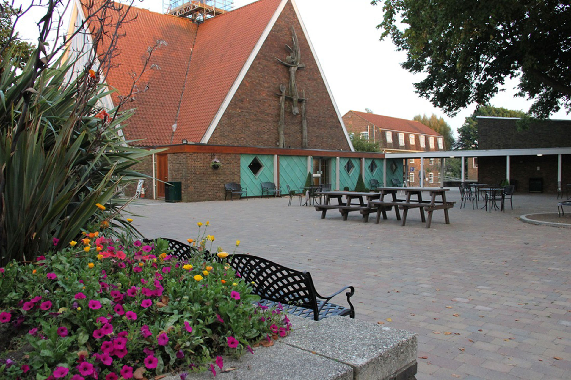 vacanza-studio-inghilterra-chichester-zainetto-verde-university-of-chichester-parco-campus.jpg