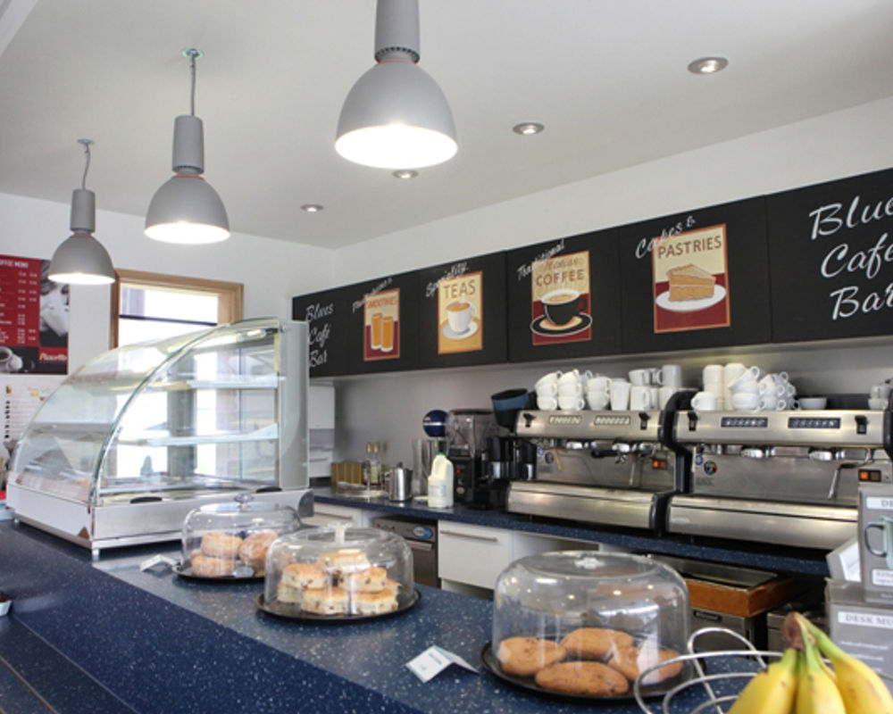 vacanza-studio-inghilterra-colchester-zainetto-verde-university-of-essex-bar.jpg