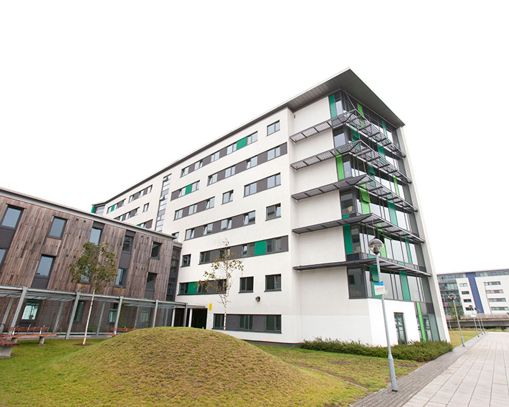 vacanza-studio-inghilterra-londra-douklands-zainetto-verde-university-of-east-london-campus-building.jpg