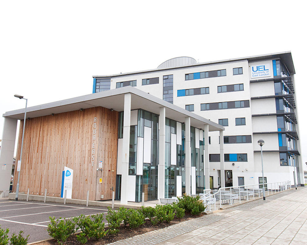 vacanza-studio-inghilterra-londra-douklands-zainetto-verde-university-of-east-london-campus-restro.jpg