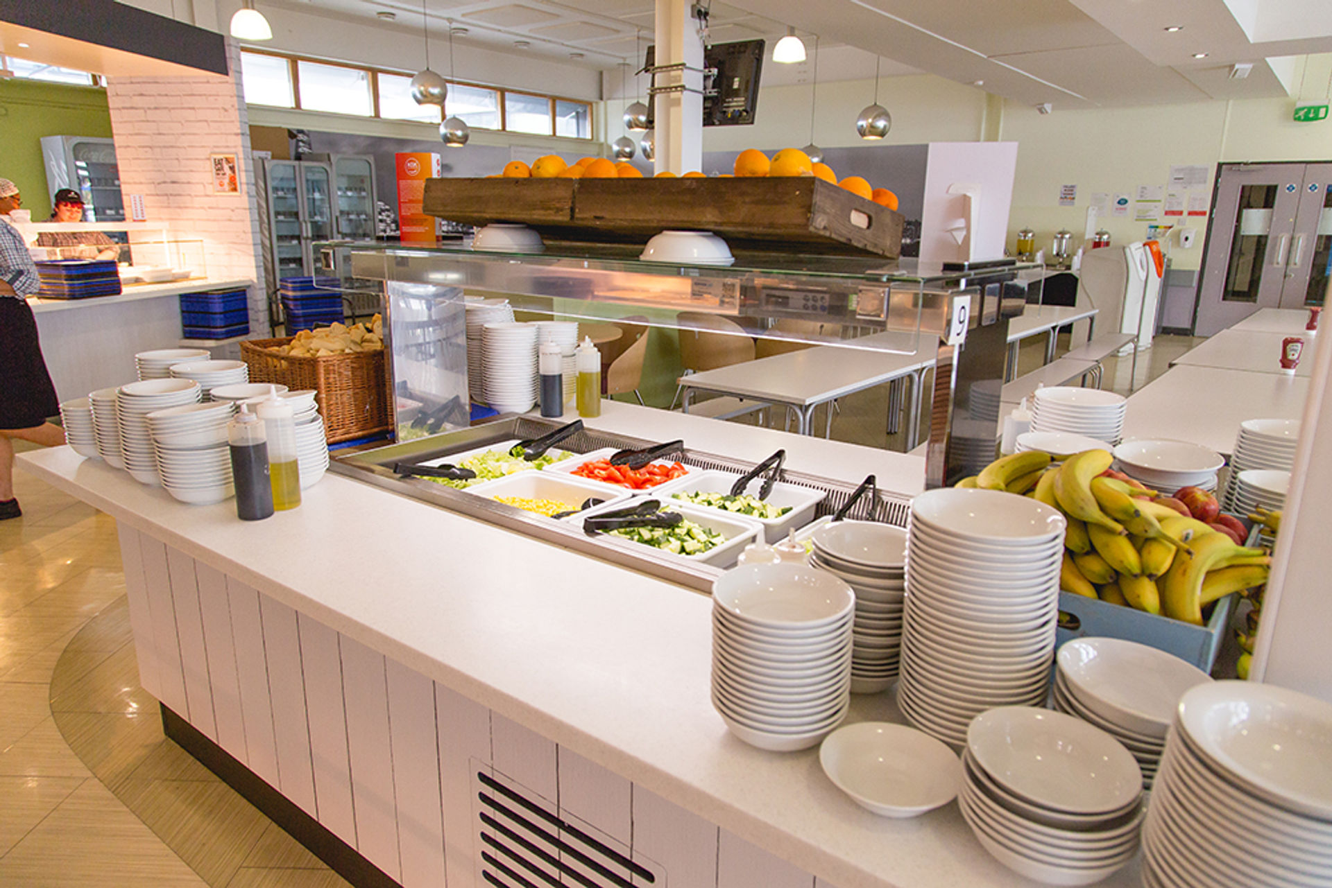 vacanza-studio-inghilterra-londra-douklands-zainetto-verde-university-of-east-london-mensa-campus-cibo.jpg