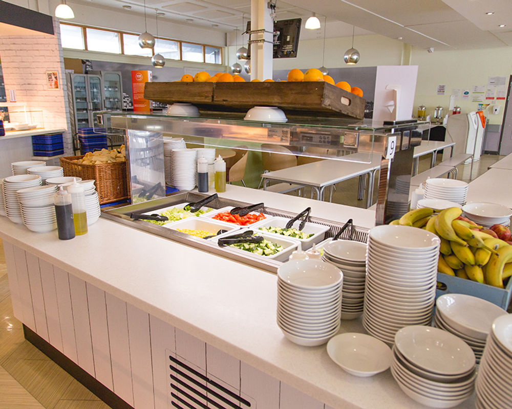 vacanza-studio-inghilterra-londra-douklands-zainetto-verde-university-of-east-london-mensa-campus-cibo.jpg