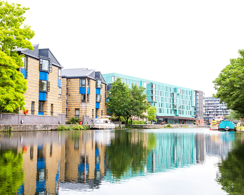 vacanza-studio-inghilterra-londra-mile-end-zainetto-verde-queen-mary-university-of-london-campus.jpg