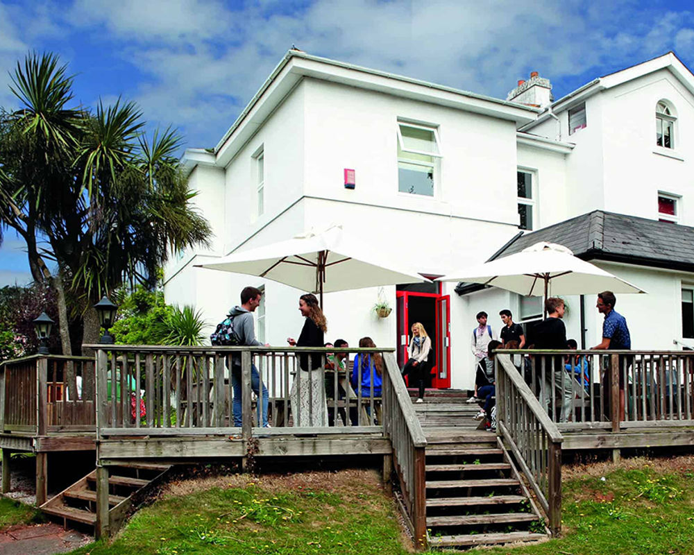 vacanza-studio-torquay-torquay-school-patio.jpg