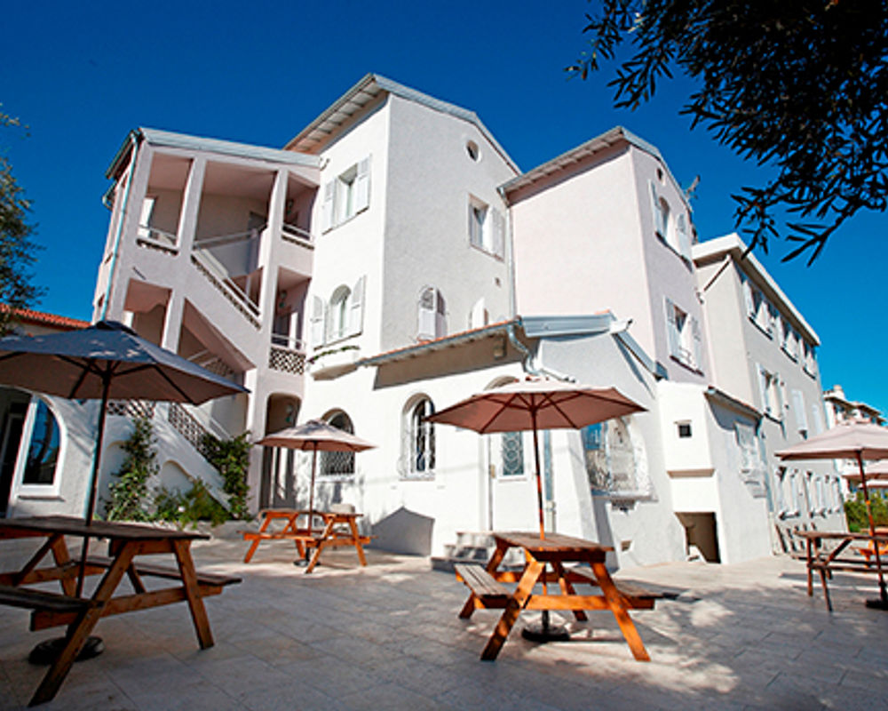 vacanza-studio-francia-antibes-zainetto-verde-centre-international-d'antibes-villa.jpg