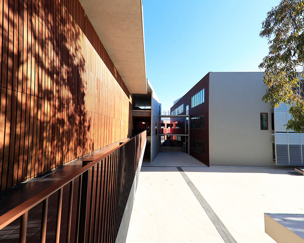 vacanza-studio-francia-nizza-zainetto-verde-campus-les-eucalyptus-campus.jpg