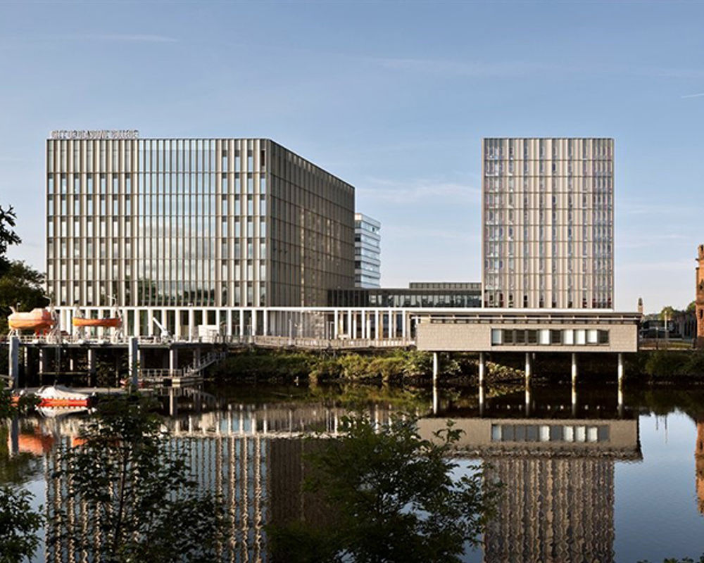 vacanza-studio-scozia-glasgow-zainetto-verde-city-of-glasgow-college-facciata-campus.jpg