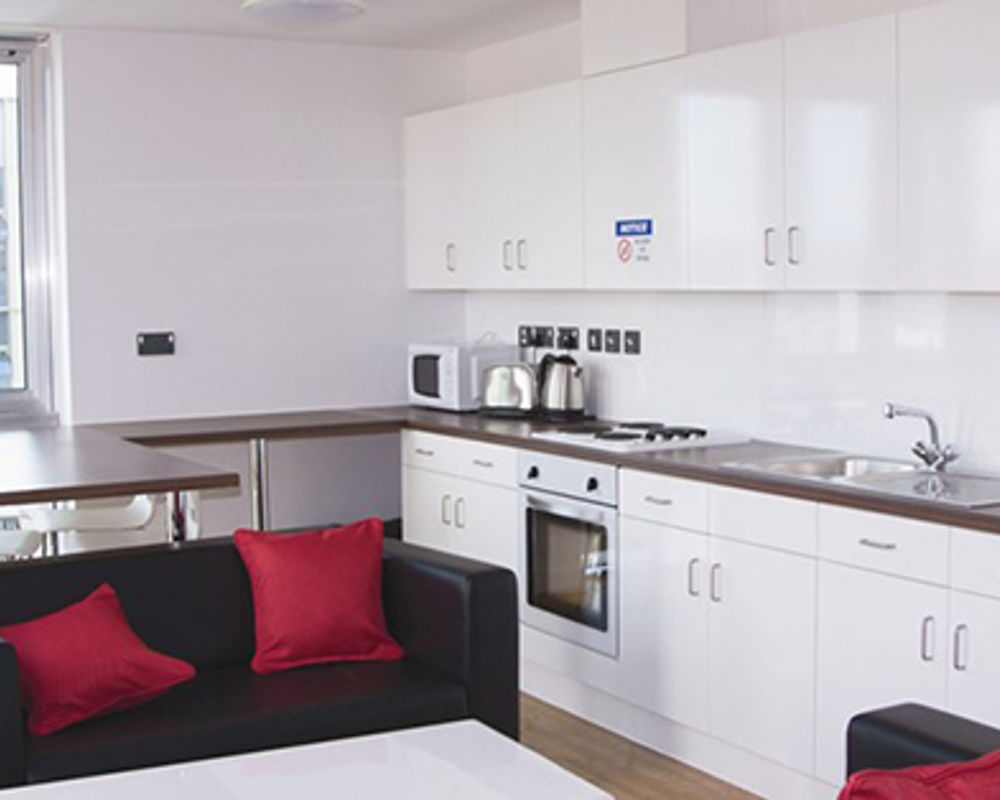vacanza-studio-scozia-glasgow-zainetto-verde-city-of-glasgow-college-salotto-camera.jpg