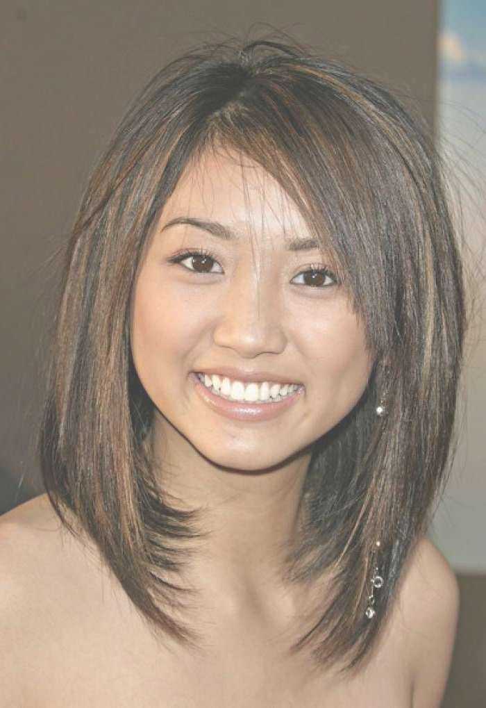 Featured Photo of Women Medium Haircuts For Round Faces