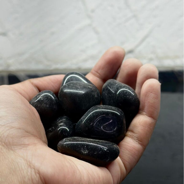 Splashy Fin Polished Black Pebbles for Aquarium