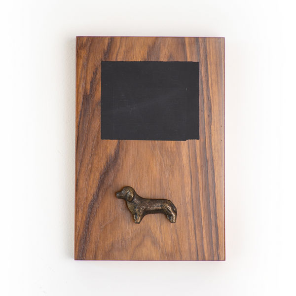 Talking Dog Club Leash Holder for Pets (Brown)
