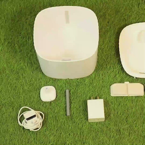 Skatrs Water Fountain with Adapter for Dogs and Cats (White)